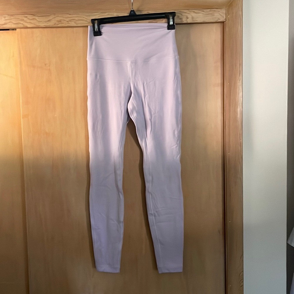 Lululemon size 6 purple aligns 28’